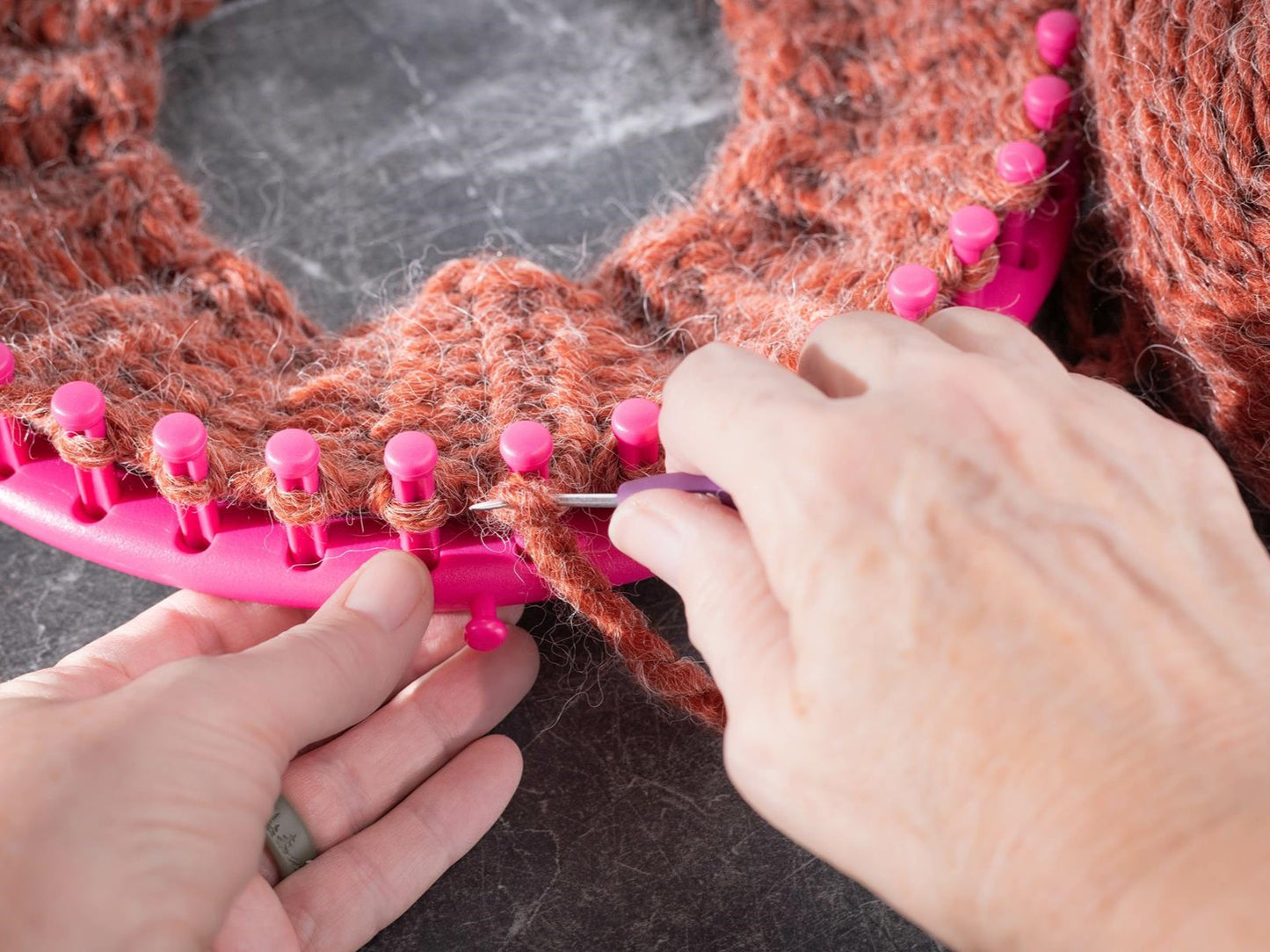 Leisure Arts Round Looms With Hook - 7pc set