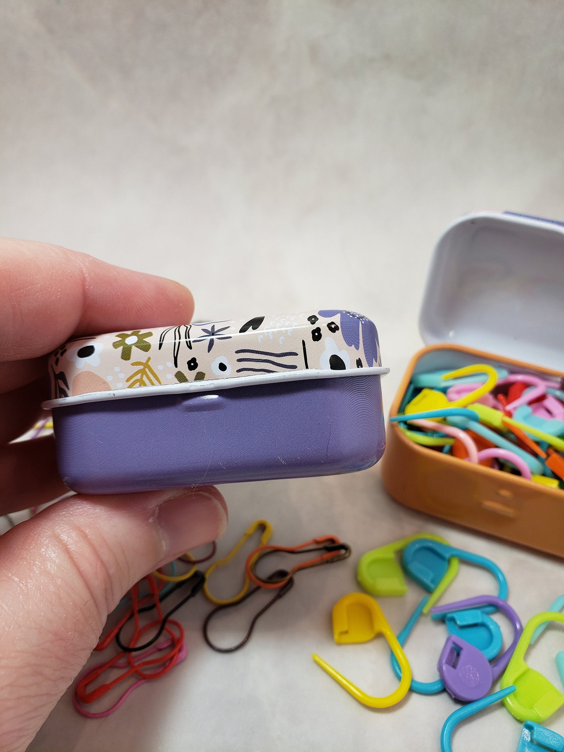 Locking Stitch Markers for Knitting and Crochet, Plastic or metal Bulb Safety Pins, with Small Hinged Notions tin