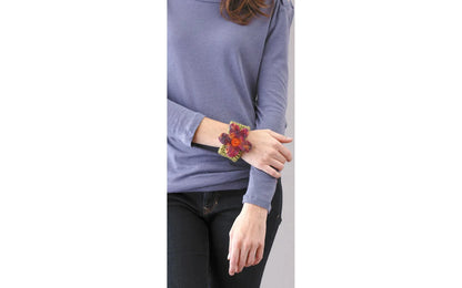 Learn to Knit Book - Step-by-Step How To's and 10 easy projects - Softcover book