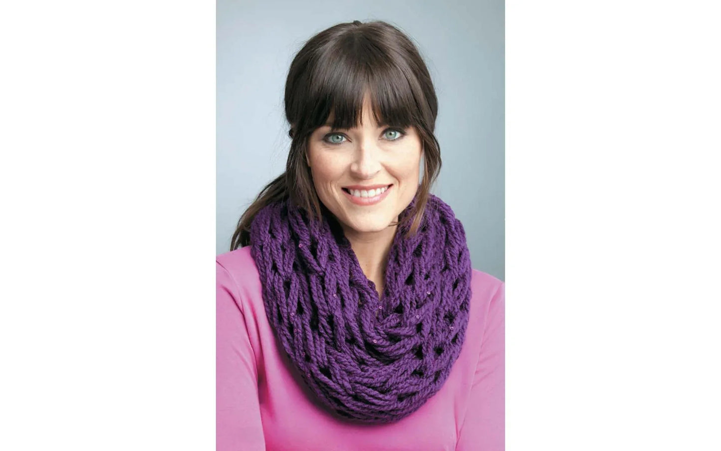 Learn to Arm Knit – Scarves & Cowls with Super Chunky Yarn | Leisure Arts