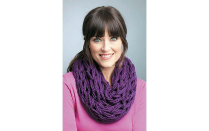 Learn to Arm Knit – Scarves & Cowls with Super Chunky Yarn | Leisure Arts