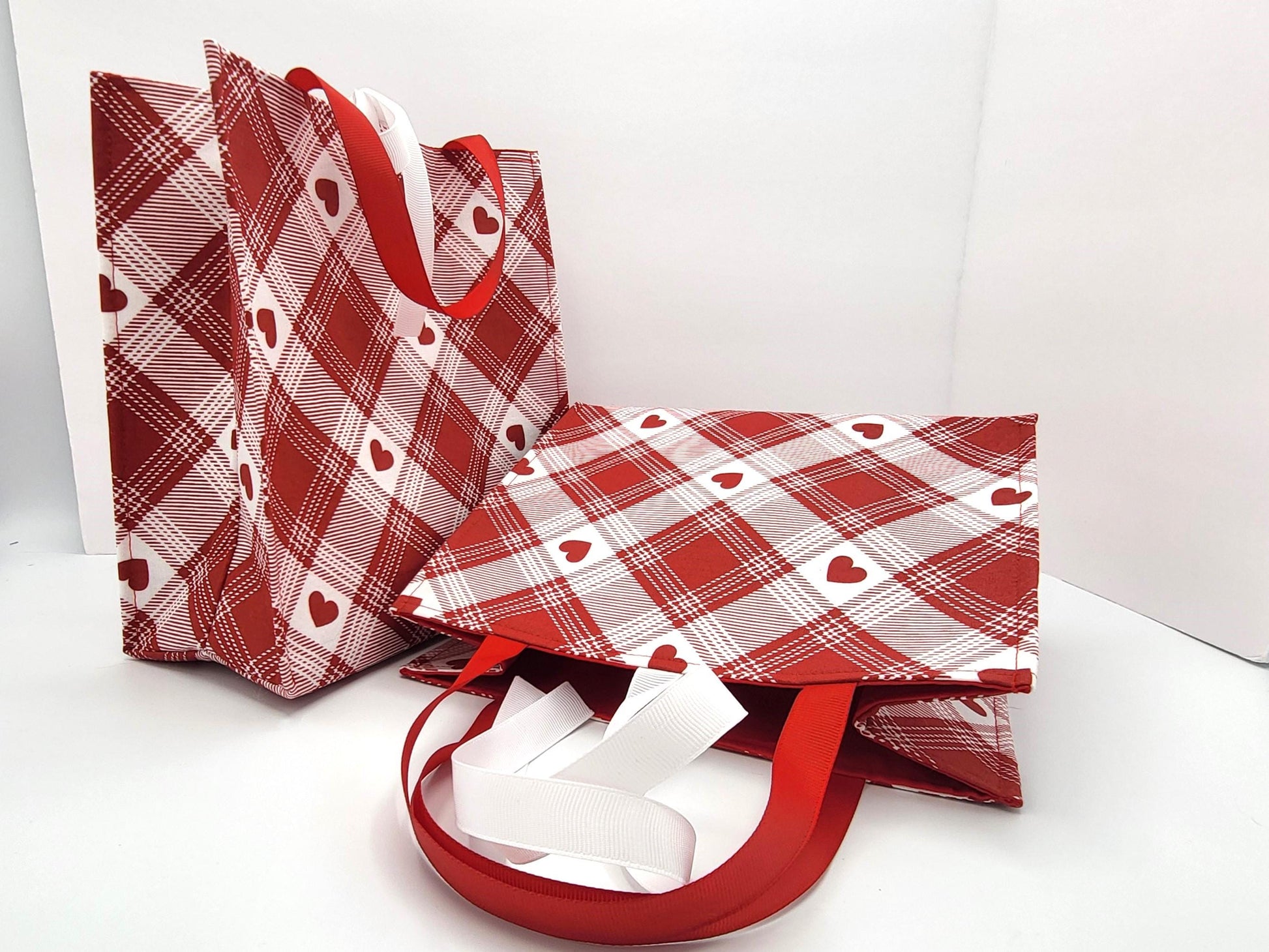 Small Reusable Fabric Valentine's Day Gift Bag with Ribbon tie and handles, Red/White Plaid